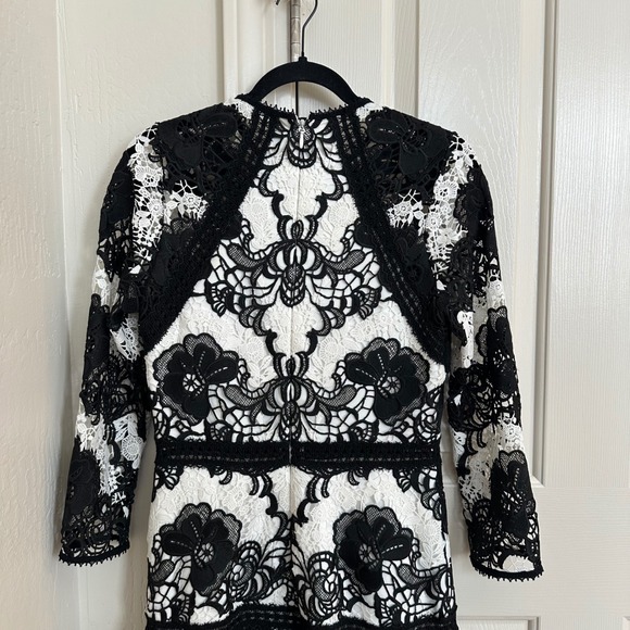 Alexis Sheena Black & White Floral Guipure Lace Tiered Mini Dress M - Picture 5 of 14
